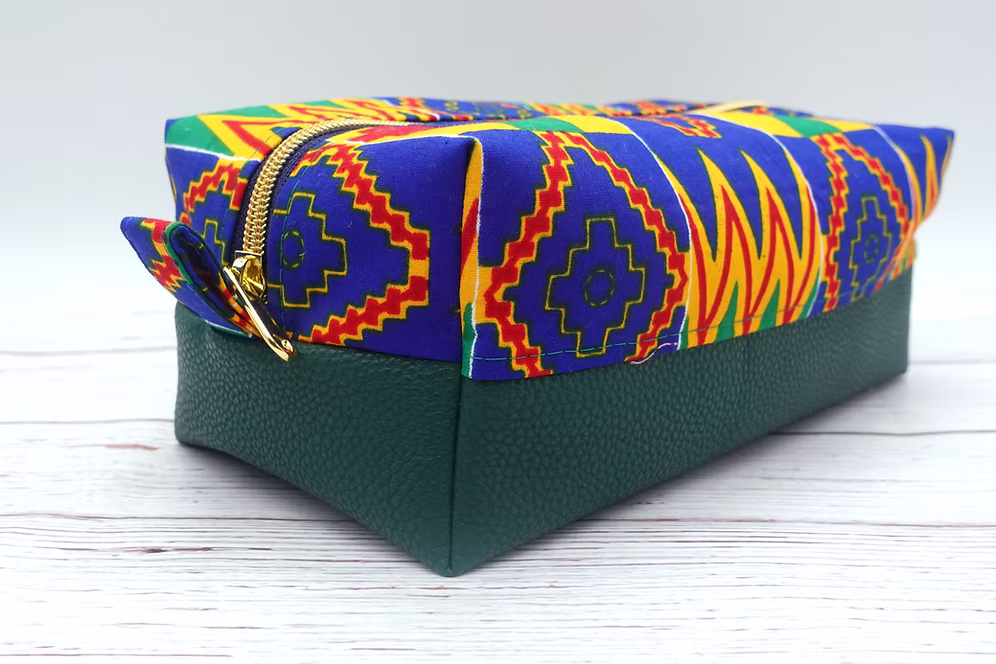 "Kente Kiss" cosmetic bag - Image 2